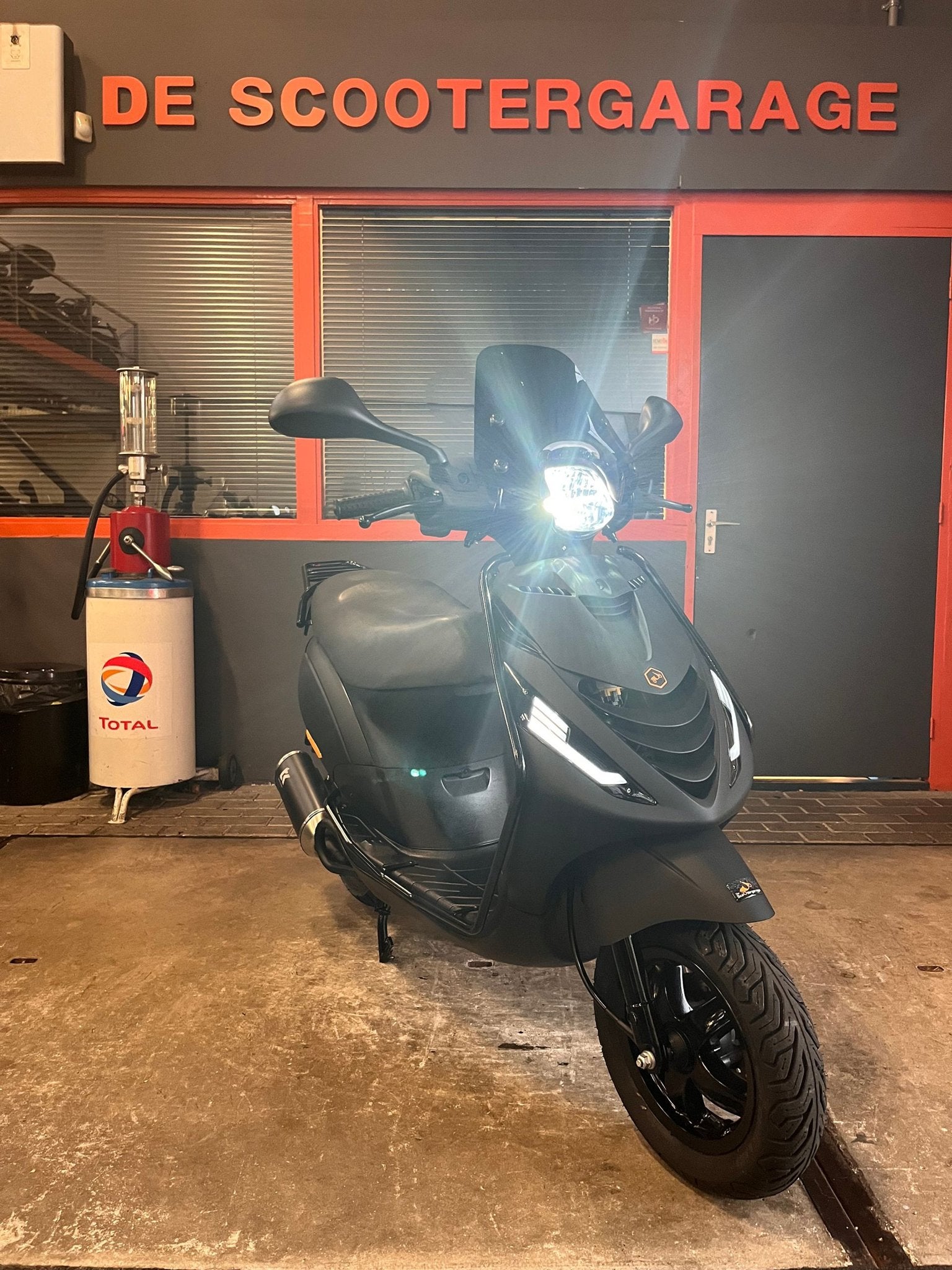 Piaggio Zip 45km brom e3 SP 2015 FULL Black on Black