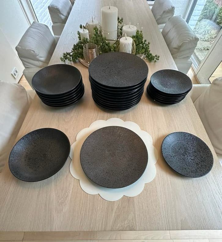 Servies Borden uit de Cubical-collectie van Palmer, Huis en Inrichting, Keuken | Servies, Ophalen, Zo goed als nieuw, Bord(en)
