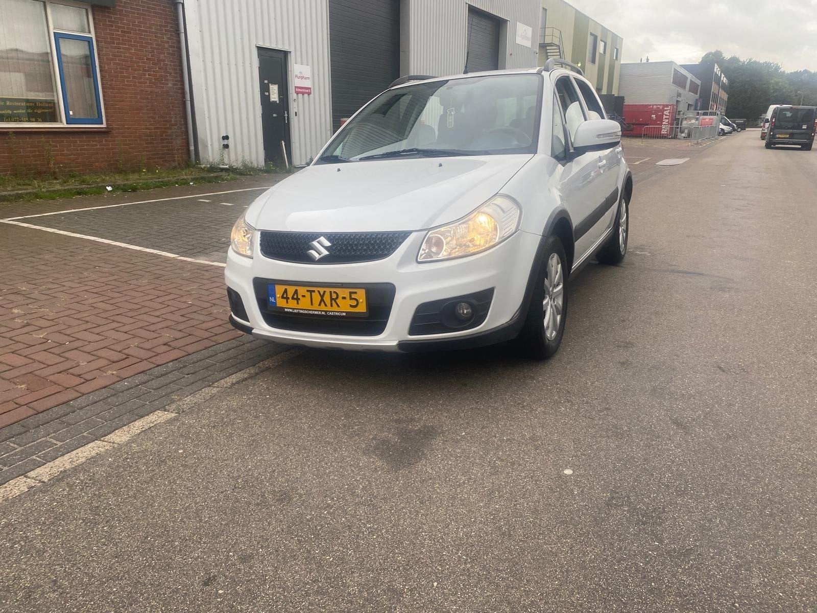 Suzuki SX4 1.6 Executive / Navi / Climate, Auto's, Voorwielaandrijving, Euro 5, Gebruikt, 4 cilinders