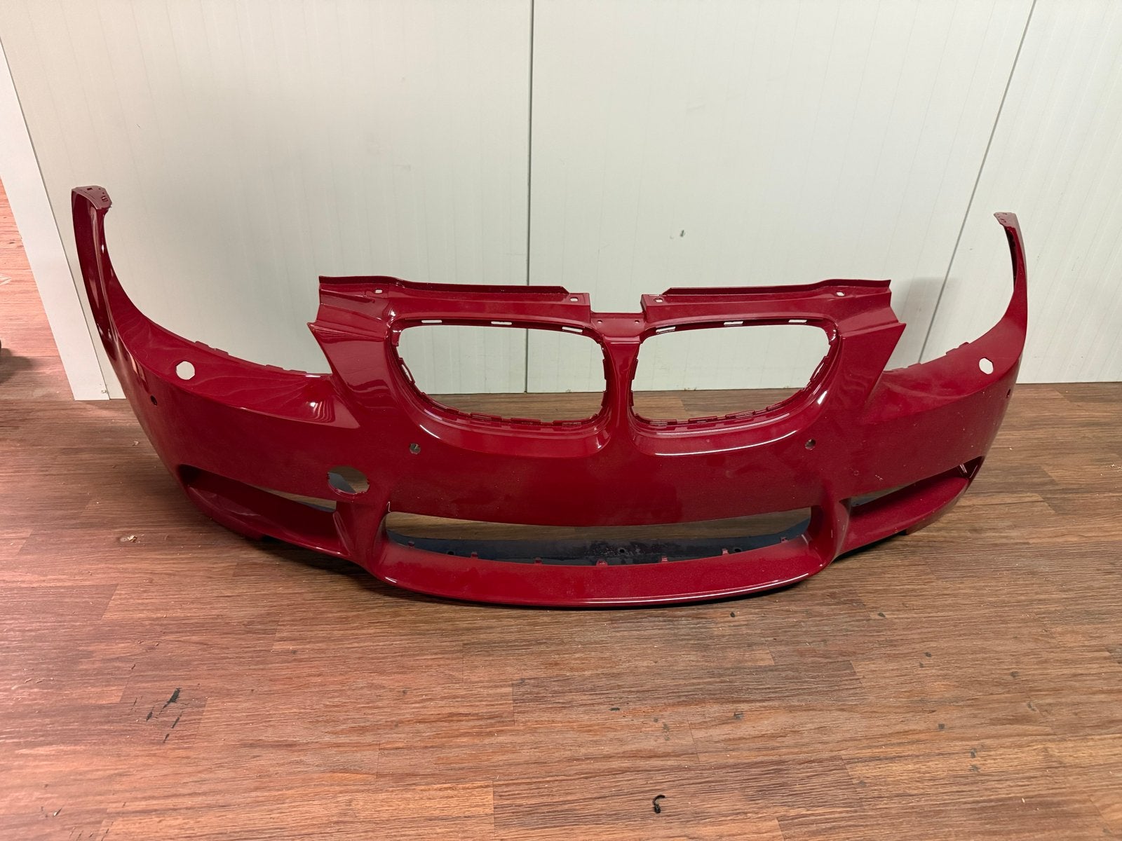 NIEUW Rode voorbumper voor BMW - E92 M3 NIEUW, Ophalen, Gebruikt, Voor, Bumper
