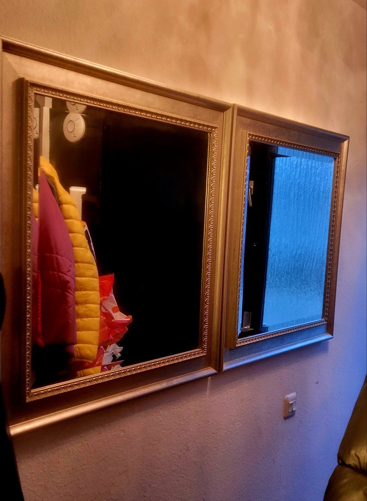 Gouden spiegel met sierlijke lijst, Ophalen, Zo goed als nieuw, Minder dan 100 cm, Rechthoekig