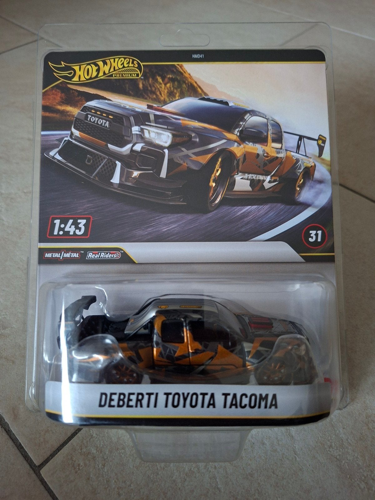 Hot Wheels Premium DeBerti Toyota Tacoma 1:43, Ophalen of Verzenden, Nieuw, Auto, Overige merken