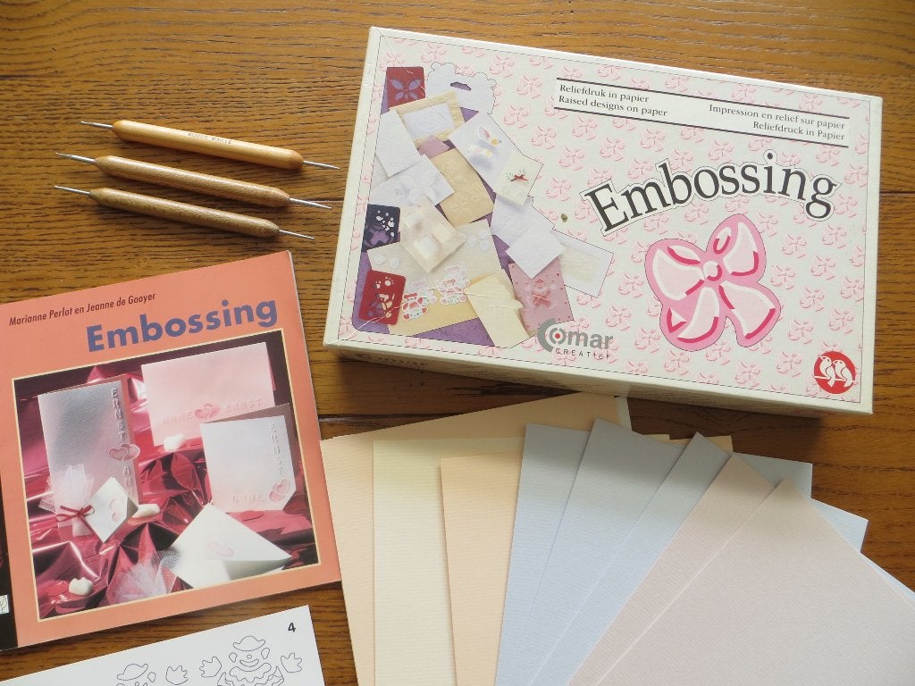 Uitgebreide set embossing ; boekje, pennen, sjablonen, Ophalen of Verzenden, Zo goed als nieuw, Dieren, Pons of Mal