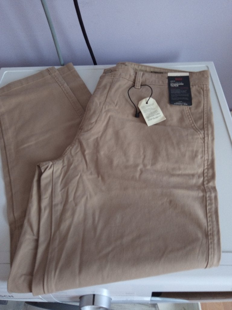 Levi broek nieuw, Ophalen of Verzenden, Nieuw, Maat 56/58 (XL), Beige