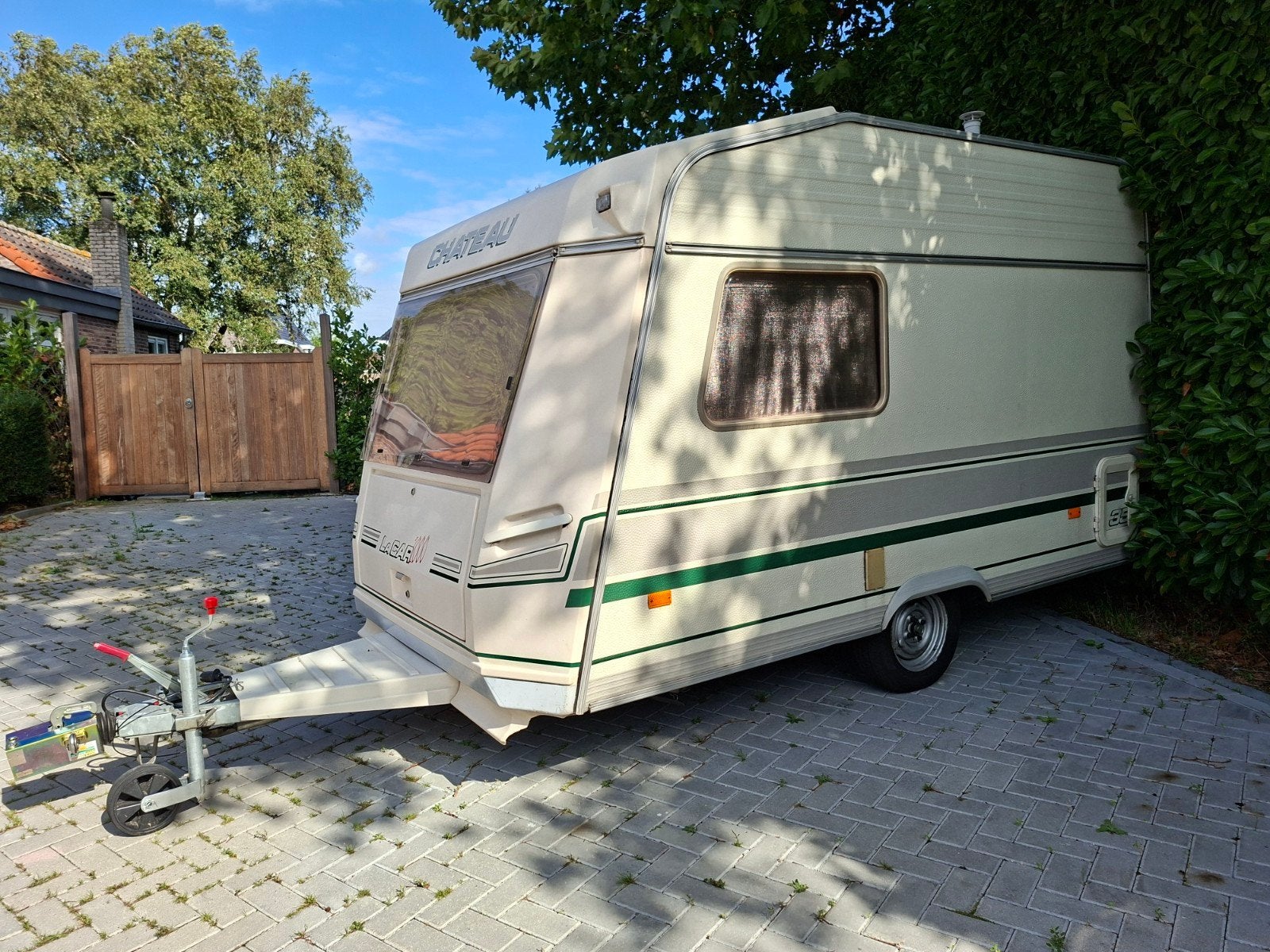 Chateau La Car 350 - Compacte en complete caravan, Chateau, Rondzit, Disselslot, Particulier