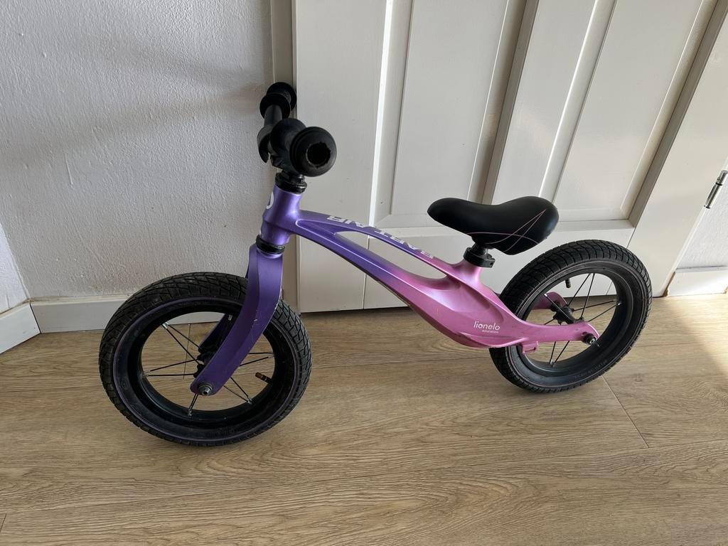 Lionelo stevig loopfietsje, Ophalen, Zo goed als nieuw, Loopfiets