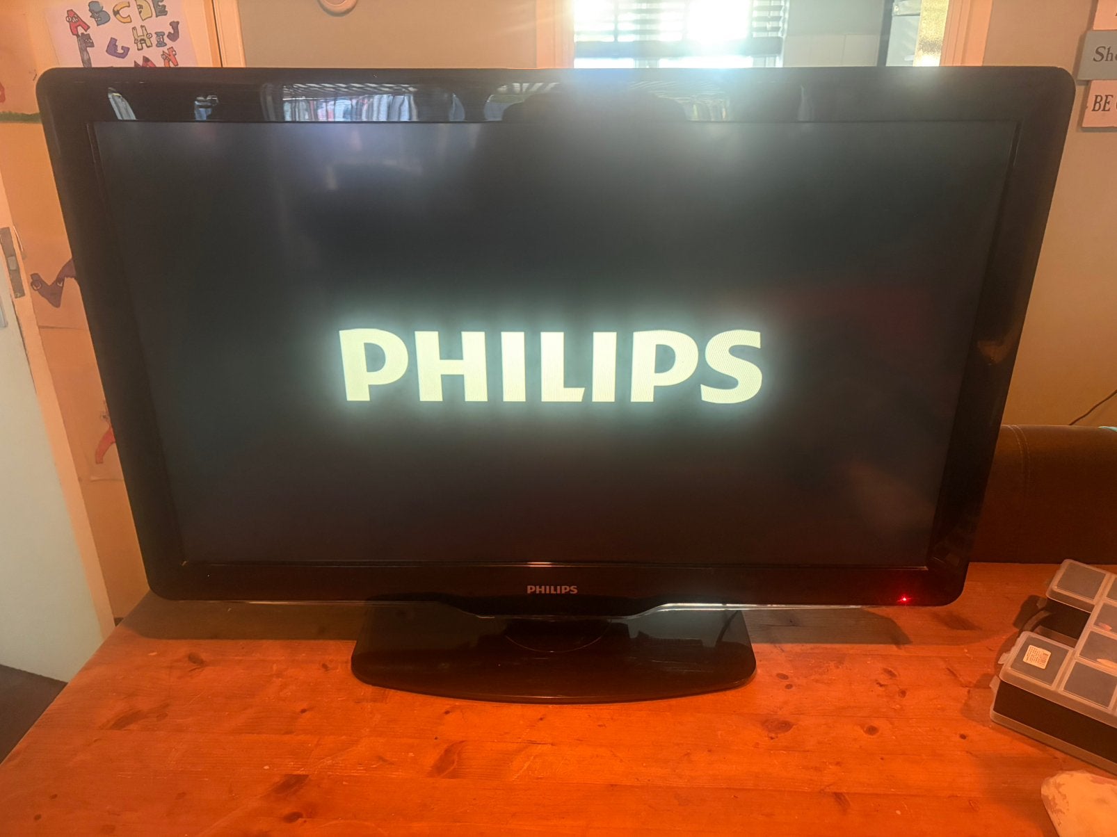 Philips LCD TV (37 inch), Philips, 50 Hz, Zo goed als nieuw, 80 tot 100 cm