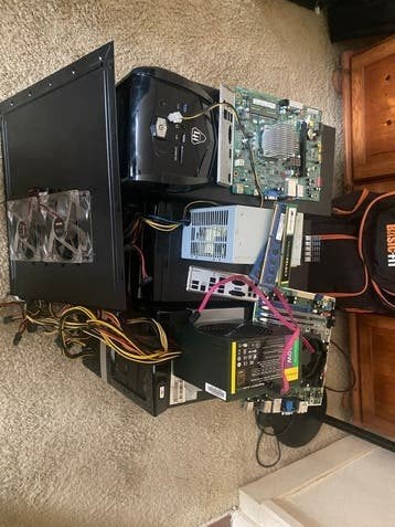 gezocht gratis computers, Computers en Software, Ophalen, Gebruikt, Gaming, Onbekend