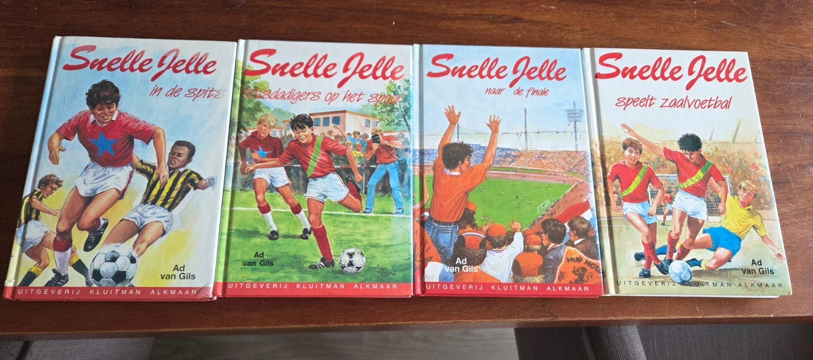 4 Snelle Jelle boeken - Zo goed als nieuw, Boeken, Ophalen of Verzenden, Zo goed als nieuw, Ad van Gils, Fictie