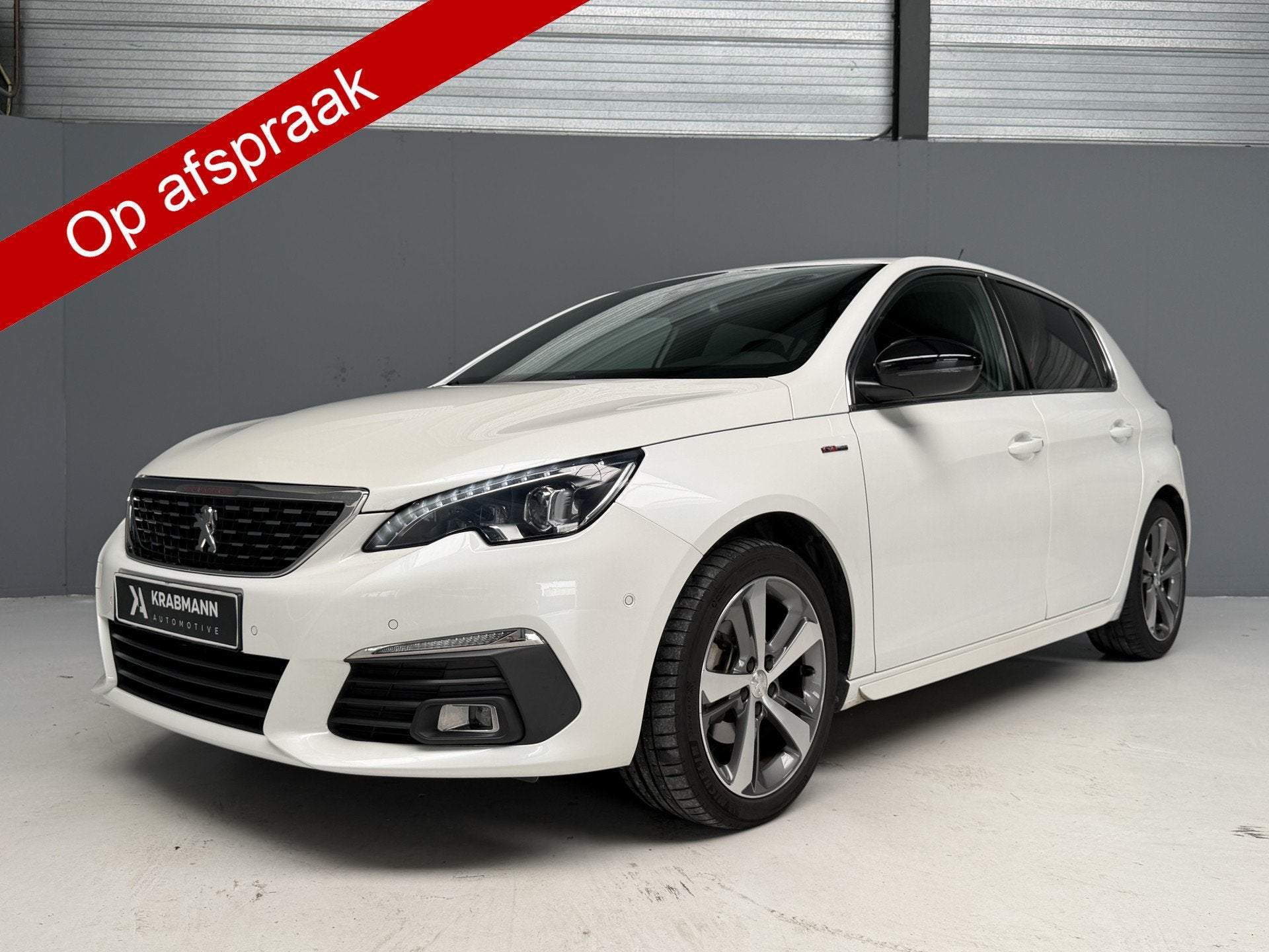 Peugeot 308 1.2 PureTech GT-Line Automaat|Camera|Carplay|Rie, Auto's, Peugeot, Gebruikt, Zwart, 1199 cc, Parkeersensor