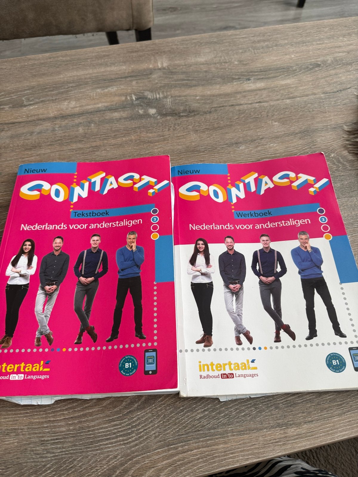 Nieuw Contact! B1 Tekstboek en Werkboek Nederlands, Boeken, Ophalen of Verzenden, Zo goed als nieuw, Non-fictie