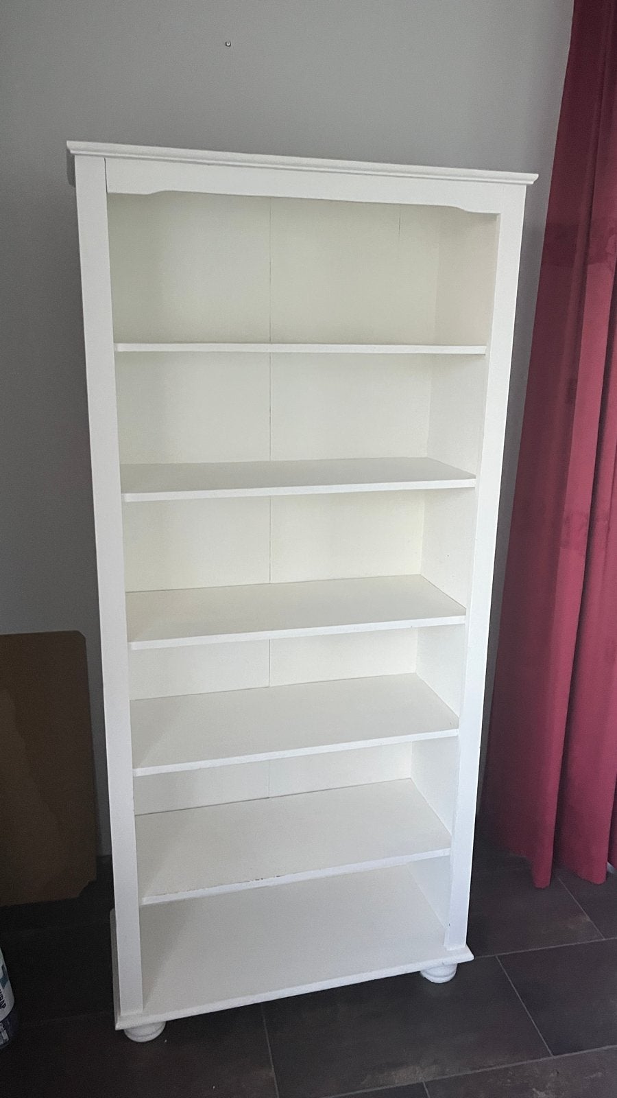 Witte Boekenkast met 5 Planken. Zo goed als nieuw.