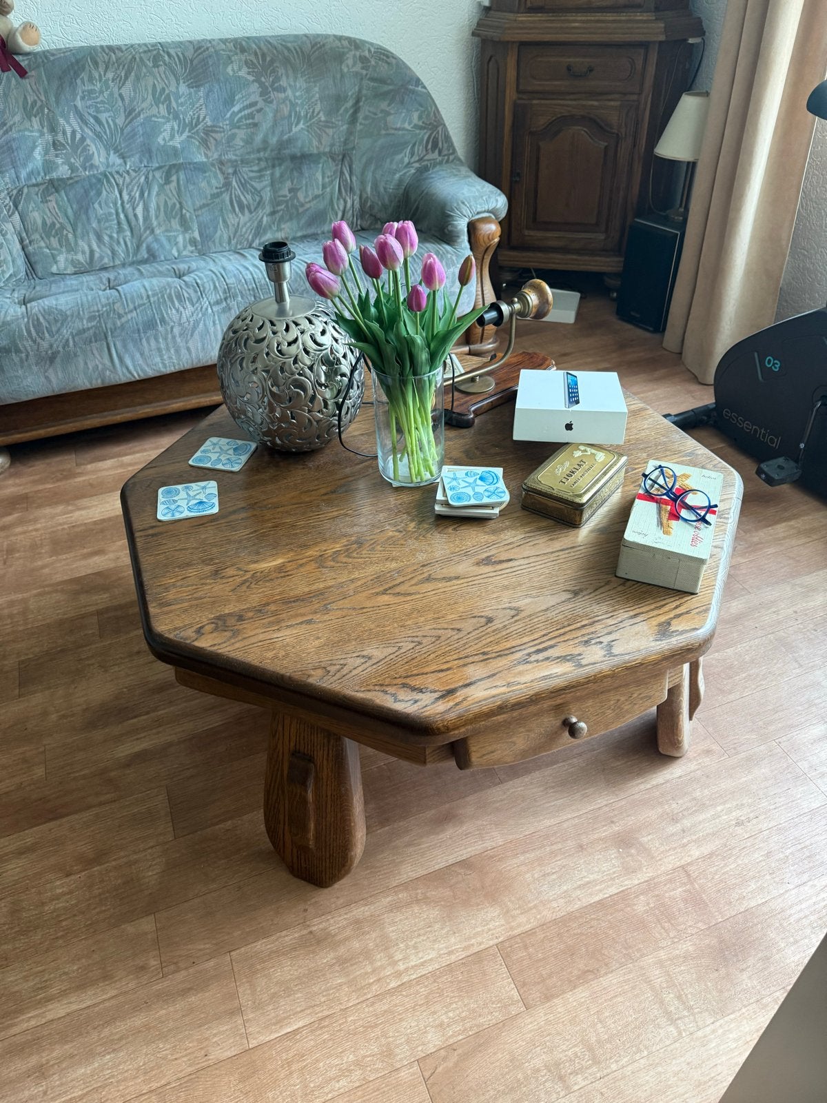 GRATIS Massieve eikenhouten salontafel, achthoekig, Ophalen, Gebruikt, 100 tot 150 cm, Eikenhout