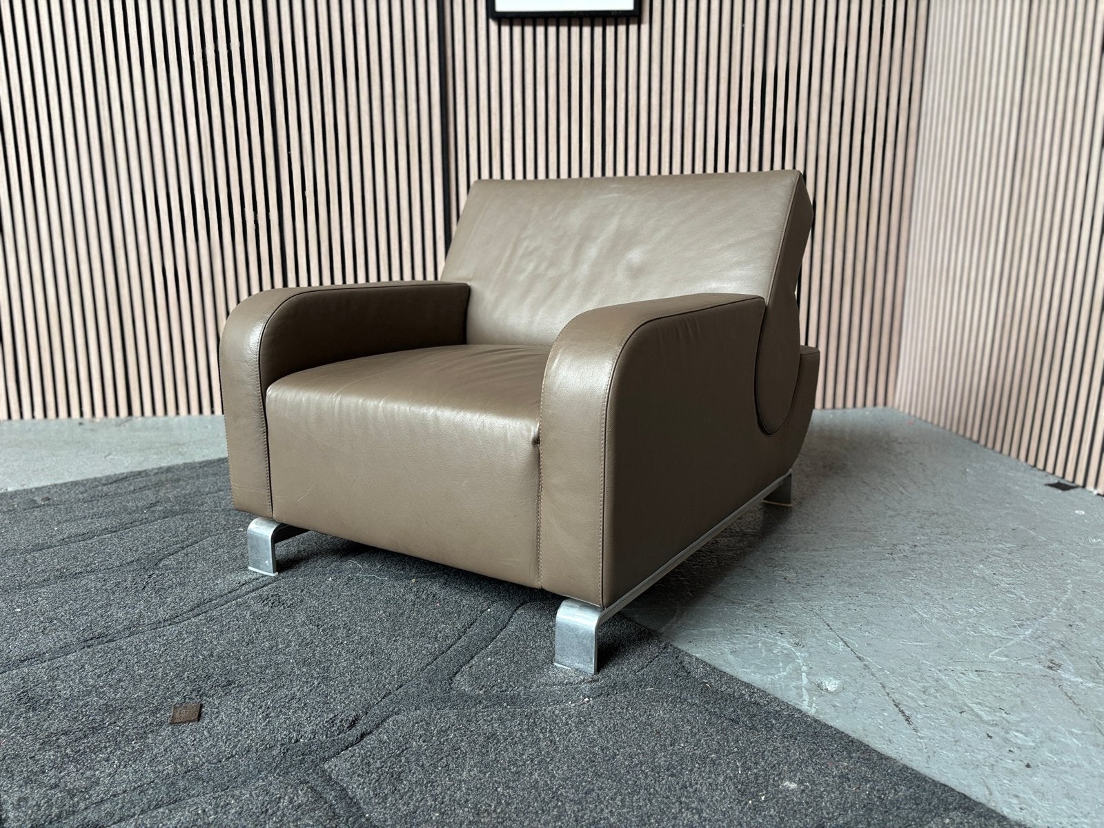 GRATIS LEVERING Leolux B Flat Fauteuil Leer Bruin GEREINIGD, 100 tot 125 cm, Leer, Ophalen of Verzenden, Zo goed als nieuw