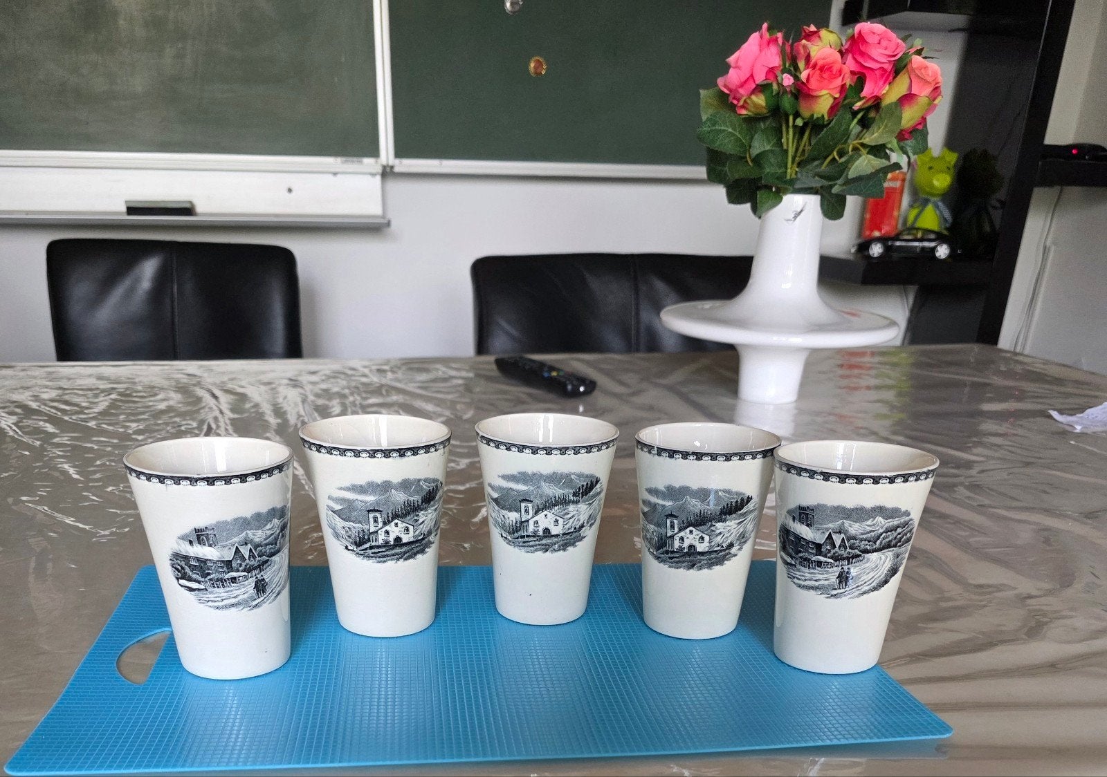 Set van 5 vintage Societe Ceramique Maastricht bekers, Antiek en Kunst, Ophalen