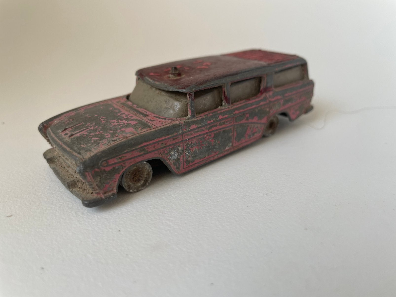 model Dinky Toys 257 Nash Rambler Fire chief  Bespeeld, Ophalen of Verzenden, Gebruikt, Auto, Dinky Toys