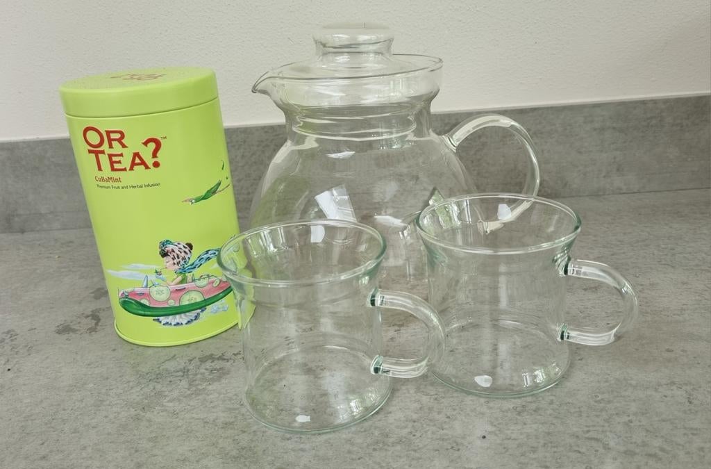 Glazen theepot met twee theeglazen, Overige typen, Ophalen of Verzenden, Effen, Glas