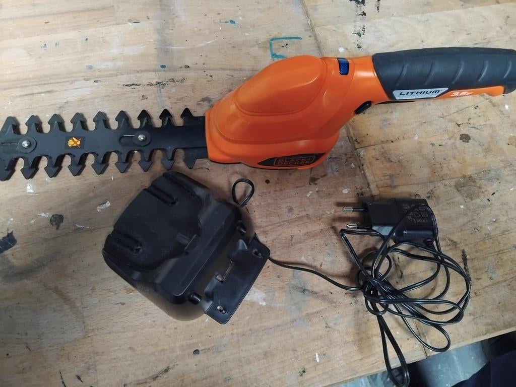 Black+Decker Heggenschaar 3.6V Lithium - Zo goed als nieuw, Ophalen, Zo goed als nieuw, Accu, Black+Decker