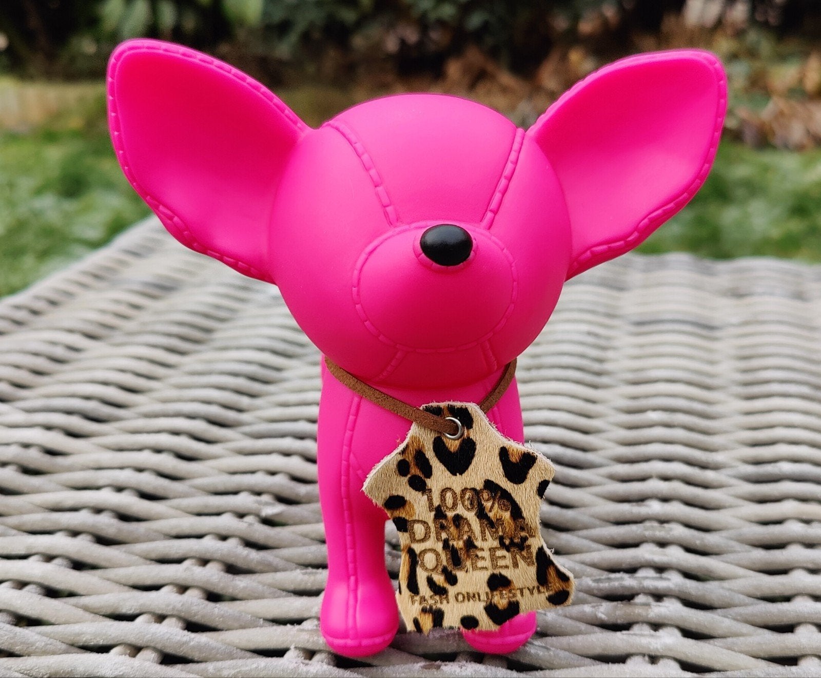 Roze Chihuahua Spaarpot - Leuke Decoratie & Cadeau, Verzamelen, Ophalen of Verzenden, Gebruikt, Kunststof, Dier