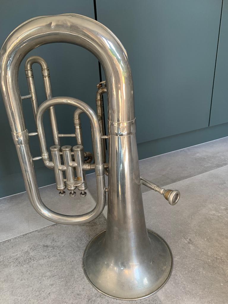 es tuba, Muziek en Instrumenten, Blaasinstrumenten | Tuba's, Ophalen, Gebruikt, Es-tuba