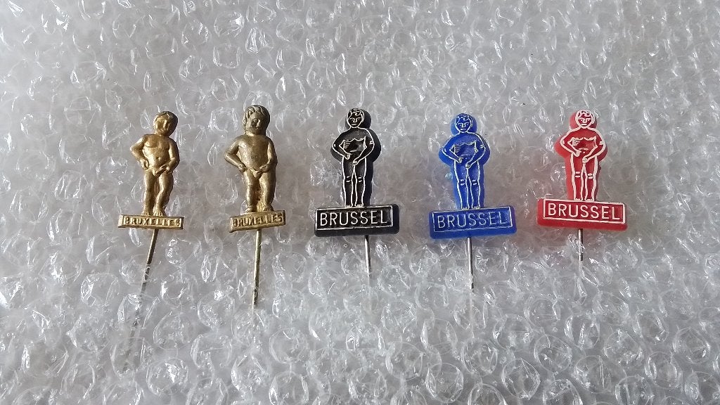 5 verschillende speldjes manneke Pis uit Brussel., Ophalen of Verzenden, Zo goed als nieuw, Overige onderwerpen