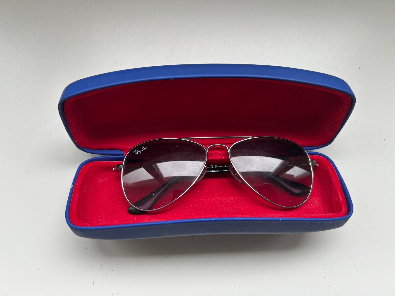 100% originele Ray-Ban kinder zonnebril in goede staat, Kinderen en Baby's, Ophalen of Verzenden, UV-bescherming, Zo goed als nieuw
