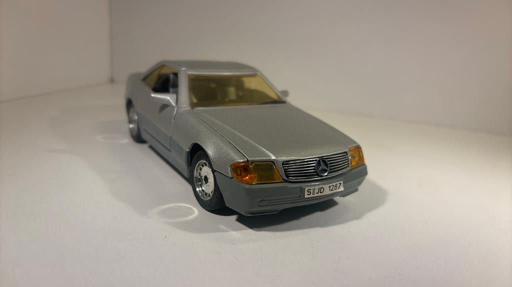 Mercedes benz 500 sl majorette 1.24, Overige merken, Ophalen of Verzenden, A, A