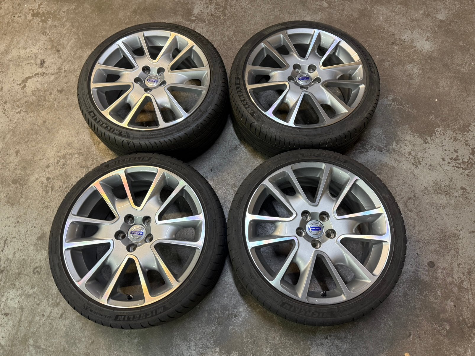 ✅ 18 inch Volvo Freja Velgen 5x108 C30 V40 V50 S50 V60 V70 P, Auto-onderdelen, Banden en Velgen, 18 inch, Gebruikt, Banden en Velgen
