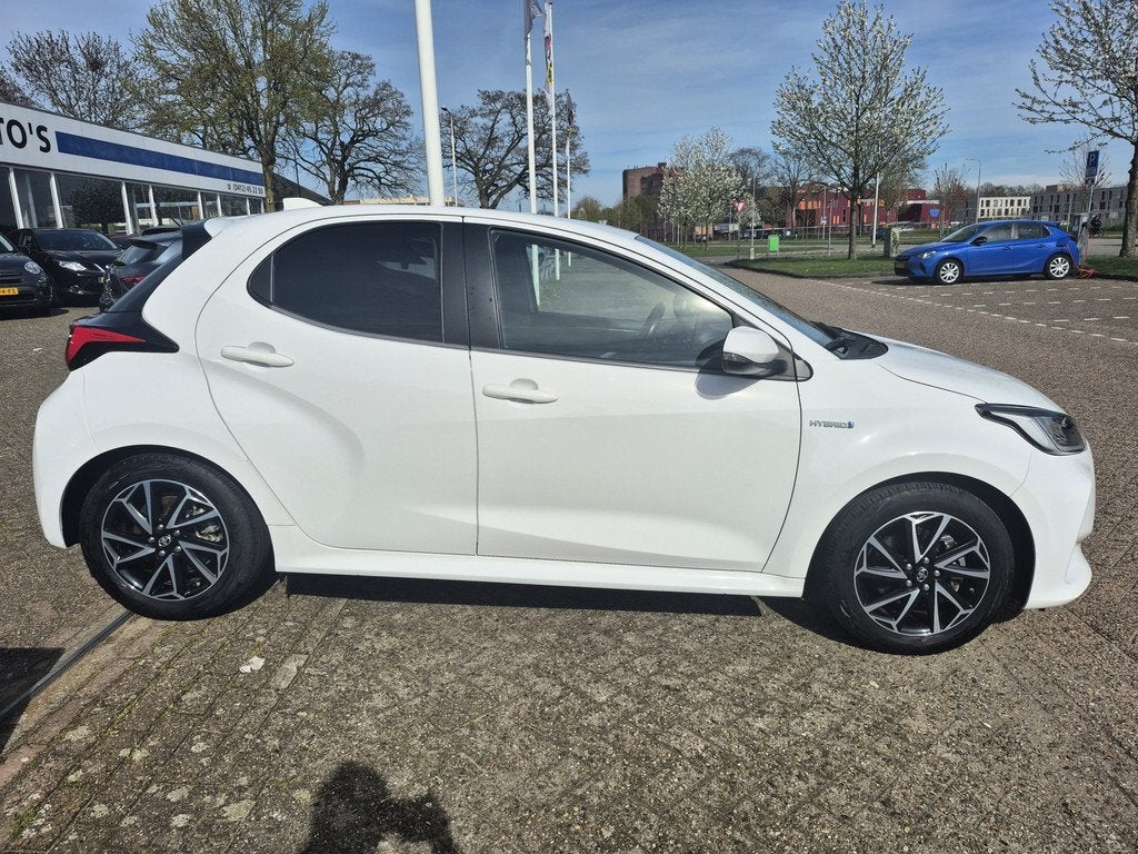 Toyota Yaris 1.5 Hybrid Dynamic TREKHAAK (bj 2021), 12 maanden, Gebruikt, Euro 6, 450 kg
