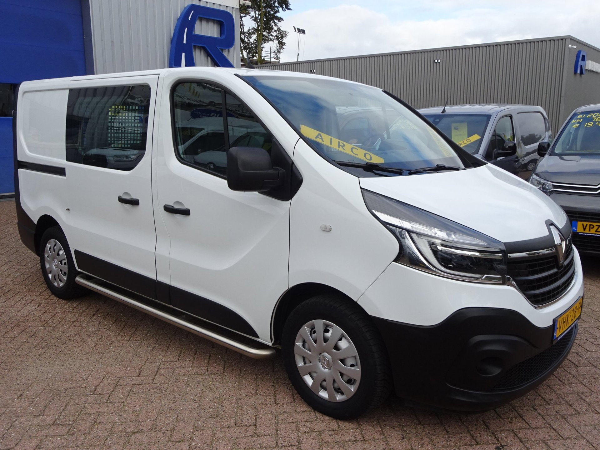 Renault Trafic 2.0 dCi 145 T29 L1H1 AUTOMAAT 2 X SCHUIFDEUR, Auto's, Dealer onderhouden, Stof, Gebruikt, Renault