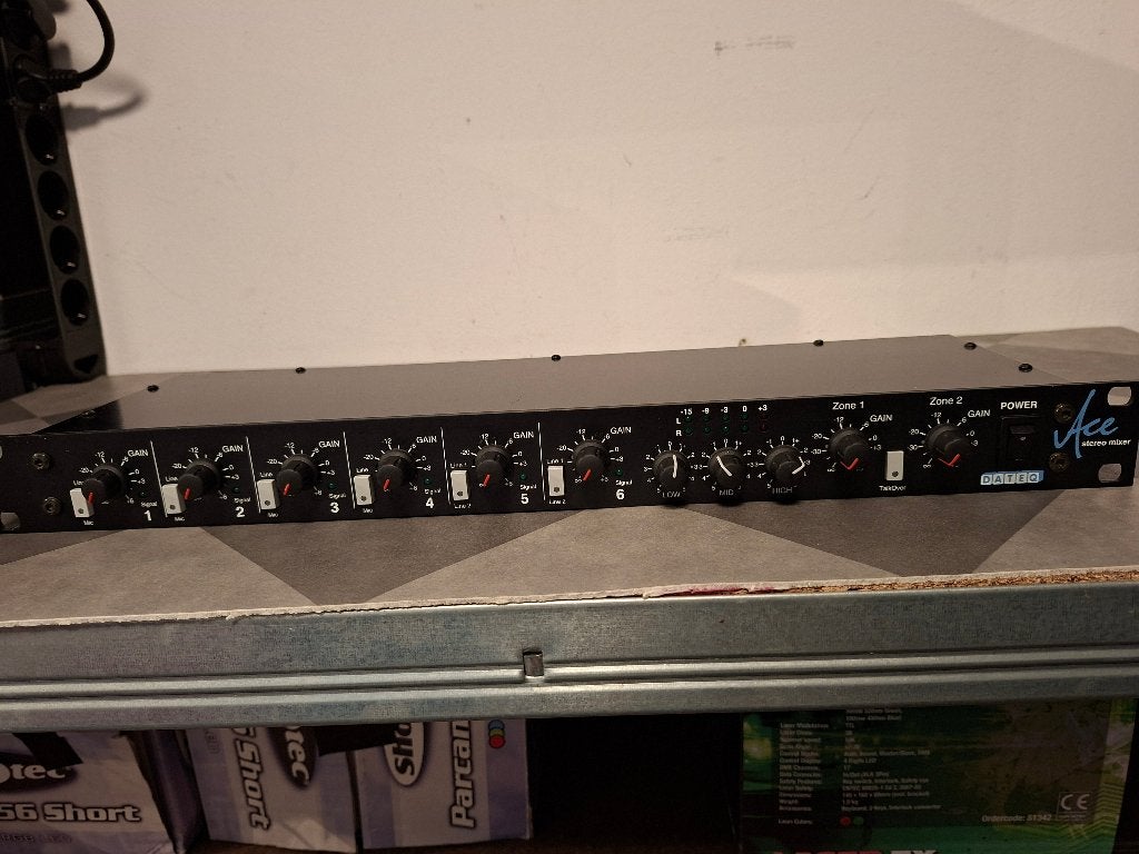 Dateq Ace mixer, Ophalen of Verzenden, Zo goed als nieuw, 5 tot 10 kanalen, Microfooningang