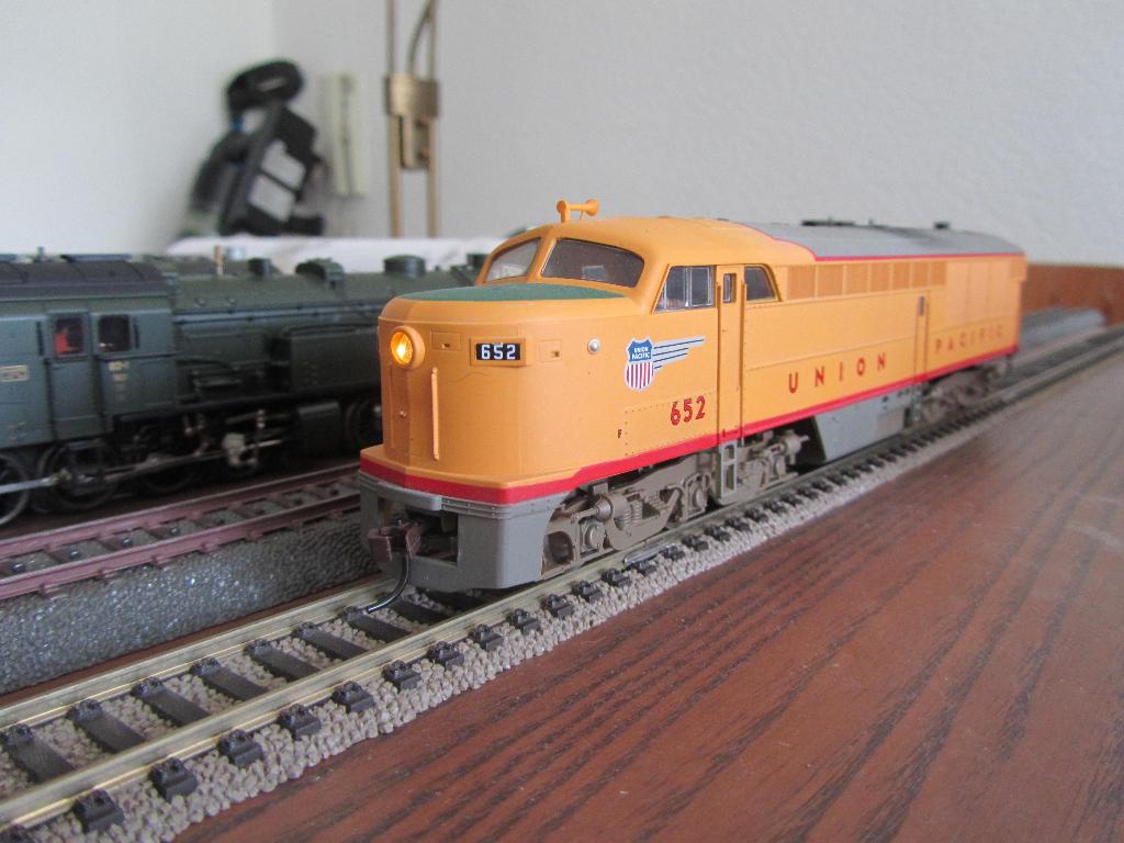 walthers erie build proto 1000 series HO, Hobby en Vrije tijd, Modeltreinen | H0, Zo goed als nieuw, Locomotief, Gelijkstroom