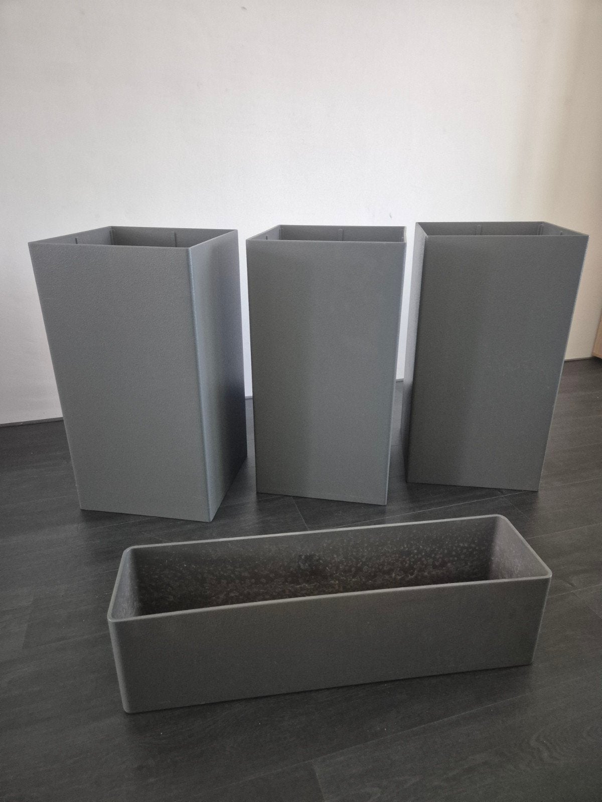 JAGO plantenbakken set – 3 hoge + 1 lange – antraciet, Ophalen, Kunststof, Gebruikt, Binnen