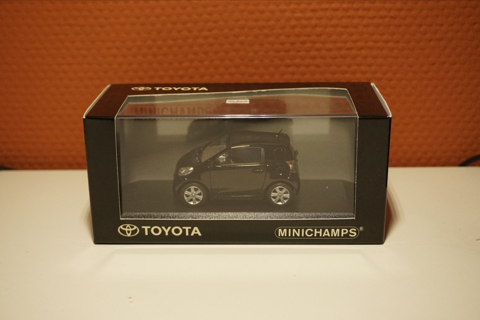 Foto 5 van Minichamps Toyota Modelauto's - Diverse Modellen