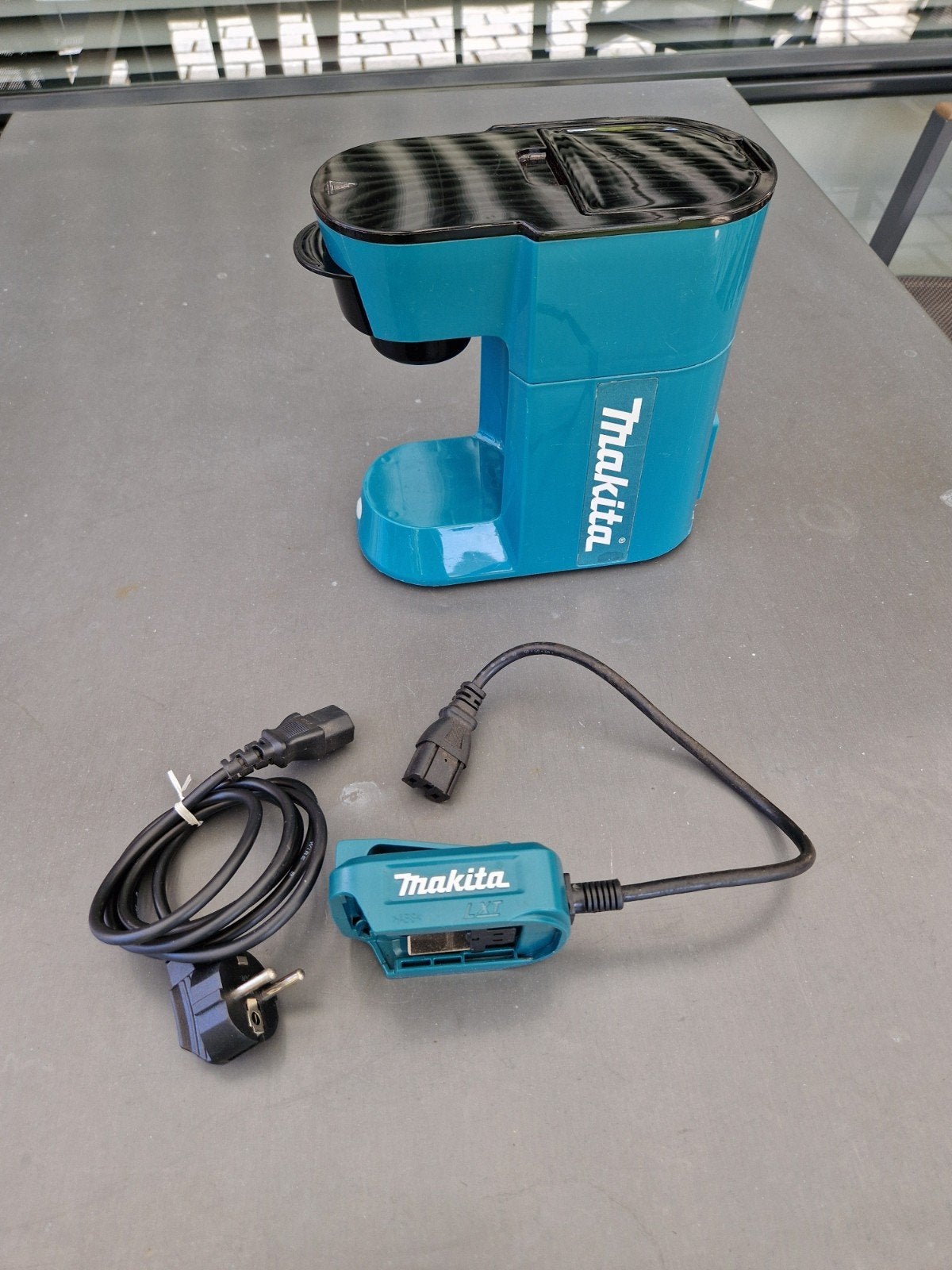Makita Koffiezetapparaat op 18v. accu en 220v., Koffiemachine, Gemalen koffie, Ophalen of Verzenden, Zo goed als nieuw