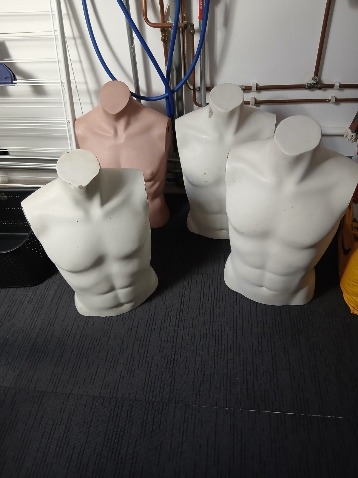 4 paspoppen / bustes, Ophalen