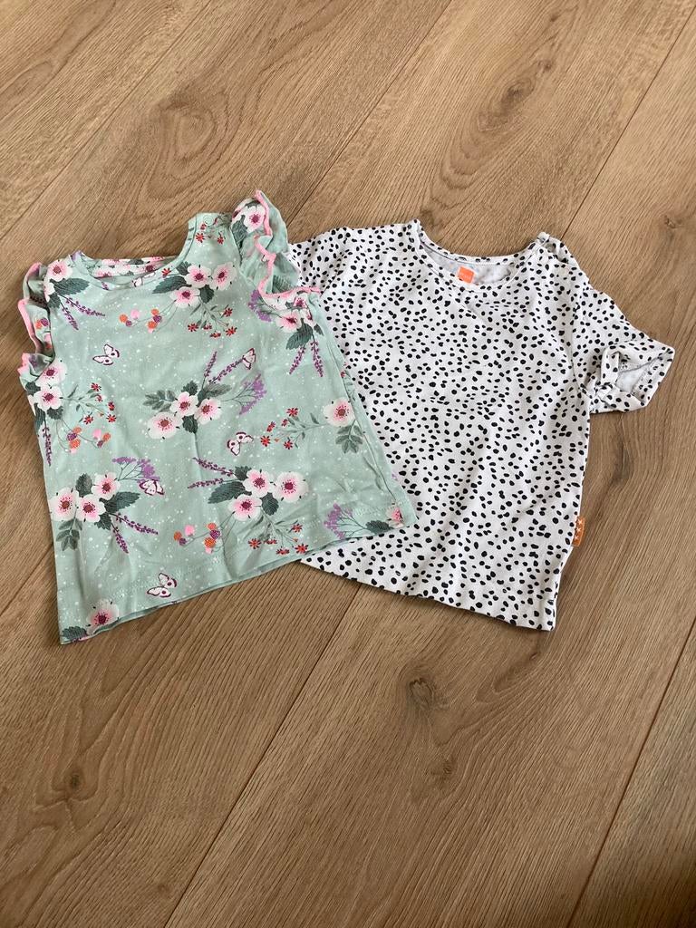 2x t shirts maat 62, Ophalen of Verzenden, Gebruikt, Shirtje of Longsleeve