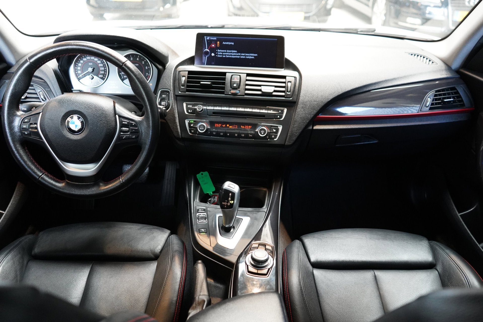 BMW 1-serie 118i Business+ | AUT | PDC | STOELVERW. | NAVI |, Auto's, Euro 5, Achterwielaandrijving, 4 cilinders, 1290 kg