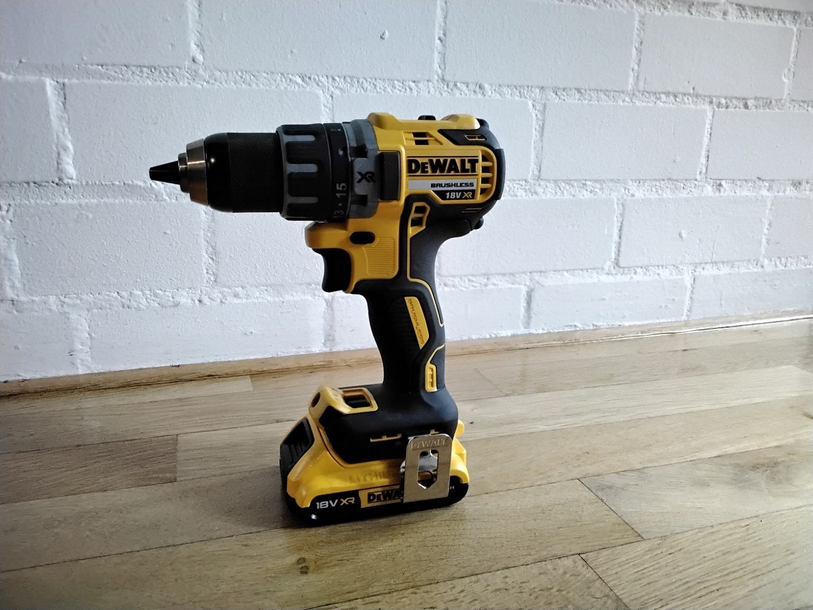 Dewalt accuschroefboormachine DCD791D2, Doe-het-zelf en Verbouw, Gereedschap | Boormachines, Zo goed als nieuw, Boor- en Schroefmachine