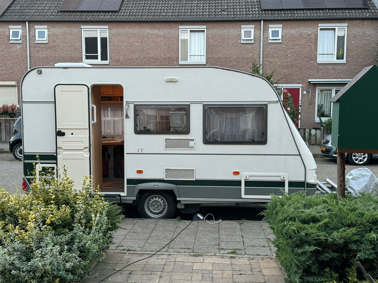 Chateau Calista 390, Caravans en Kamperen, Caravans, Chateau, Reservewiel, Treinzit, Dwarsbed