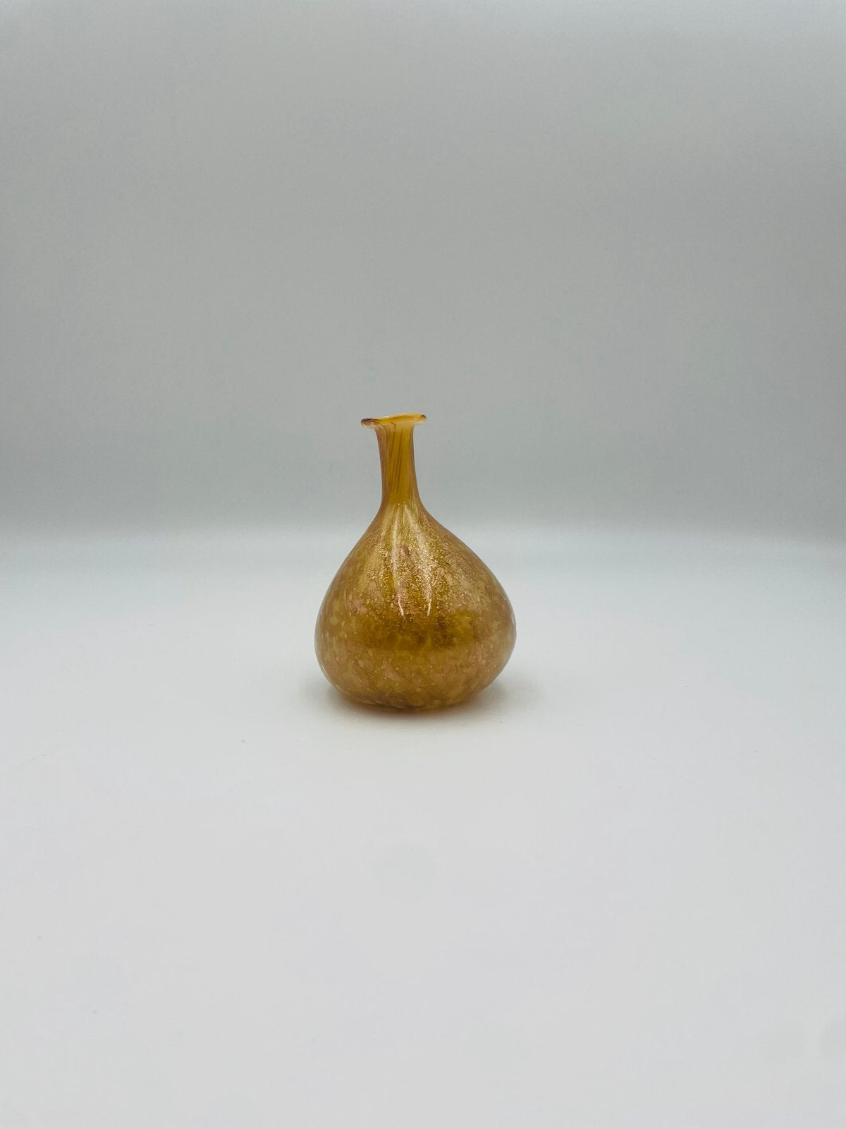 Amberkleurig glazen vaasje, Antiek en Kunst, Ophalen of Verzenden