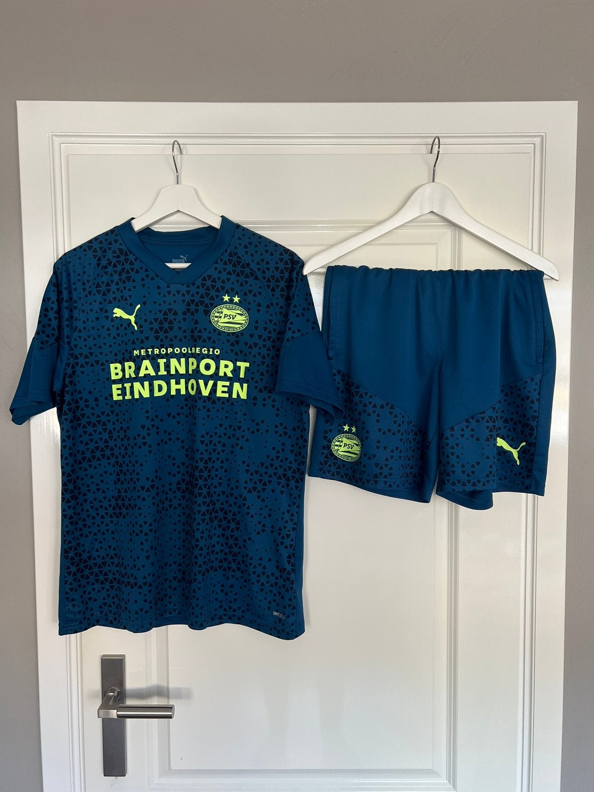 PSV tenue maat L Puma *NIEUW* met kaartje, Ophalen of Verzenden, Nieuw, Shirt