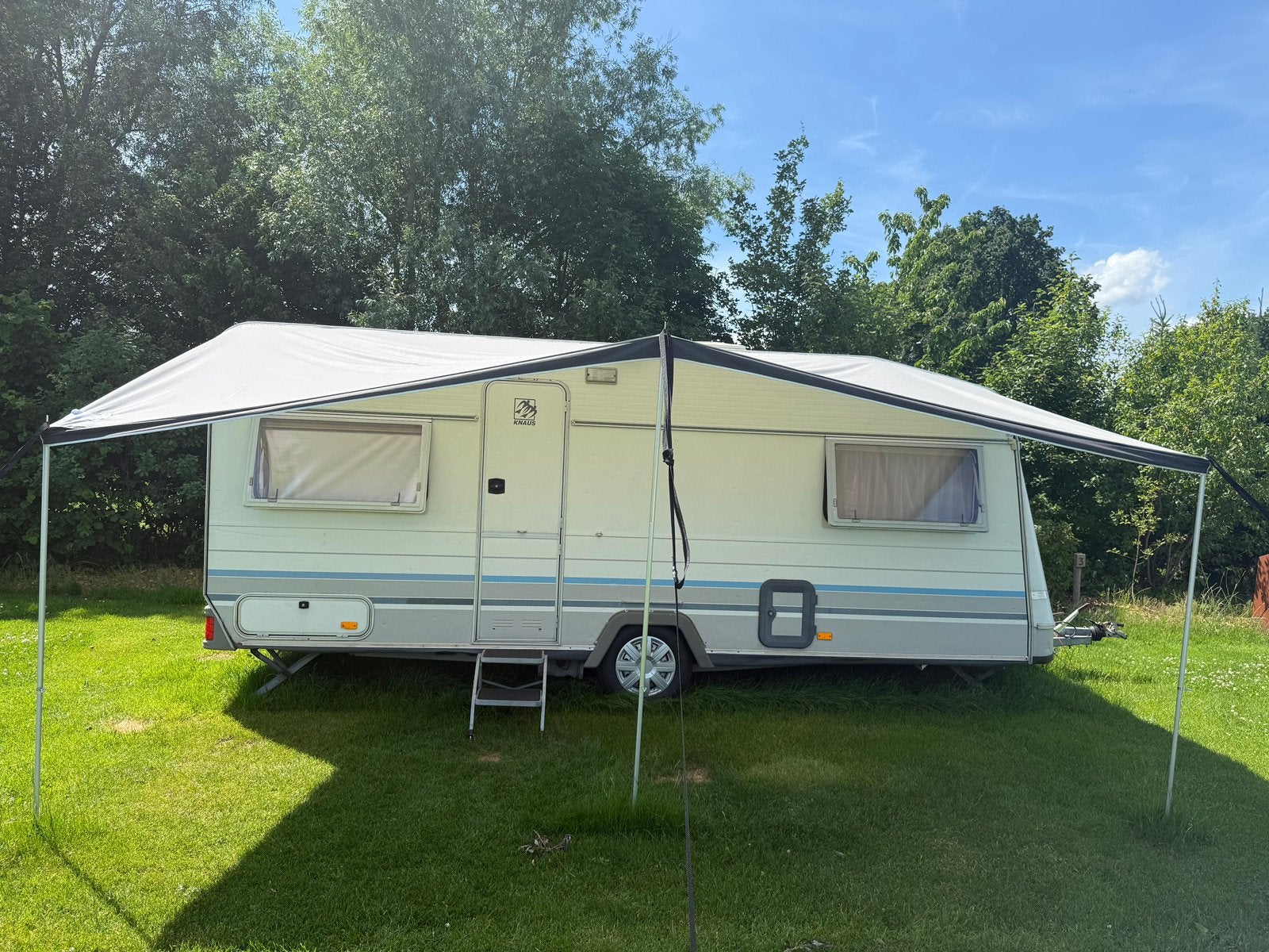 Knaus Azur 450 Klaar voor vertrek!, Caravans en Kamperen, Caravans, Overige typen, Rondzit, Particulier, Schokbreker