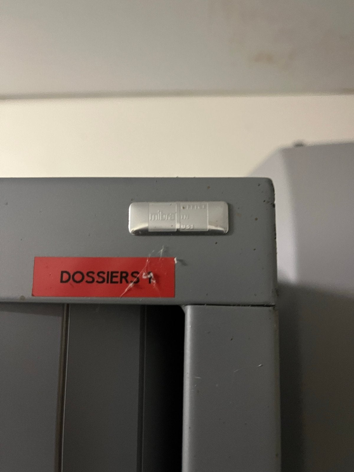 Metalen Roldeurkast - Grijs Archiefkast met Sleutel, Huis en Inrichting, Kasten | Roldeurkasten en Archiefkasten, Ophalen, Gebruikt