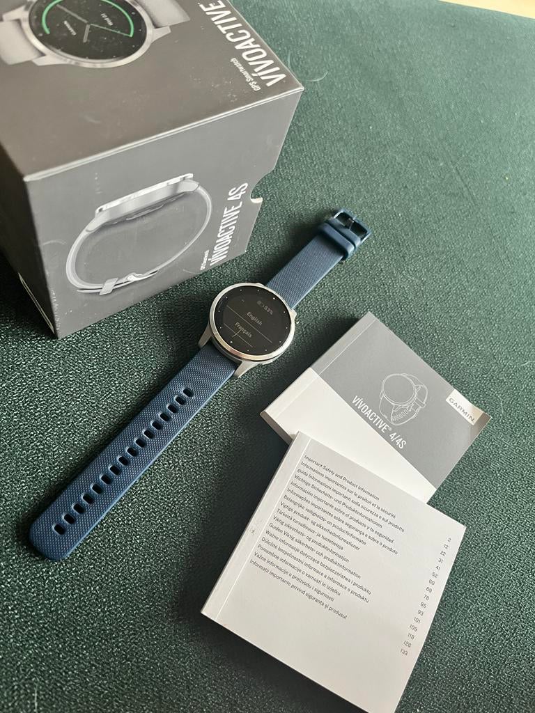 Garmin Vivoactive 4S GPS Smartwatch - Zo goed als nieuw, Sieraden, Tassen en Uiterlijk, Smartwatches, Blauw, Ophalen of Verzenden