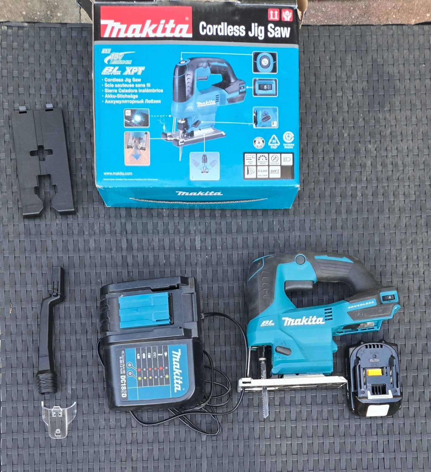 Makita Decoupeerzaag LXT 18V DJV184Z - Zo goed als nieuw, Decoupeerzaag, Ophalen of Verzenden, Zo goed als nieuw, Makita