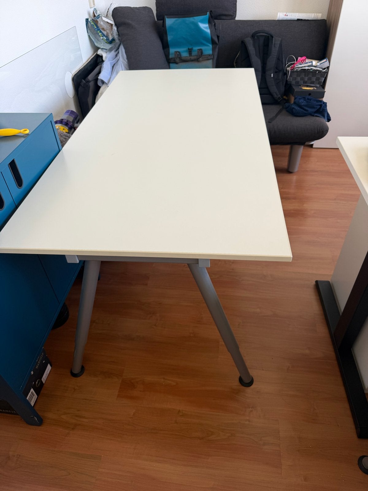 IKEA Galant Bureau - Wit met Grijs Onderstel, Ophalen, Gebruikt, Metaal, IKEA