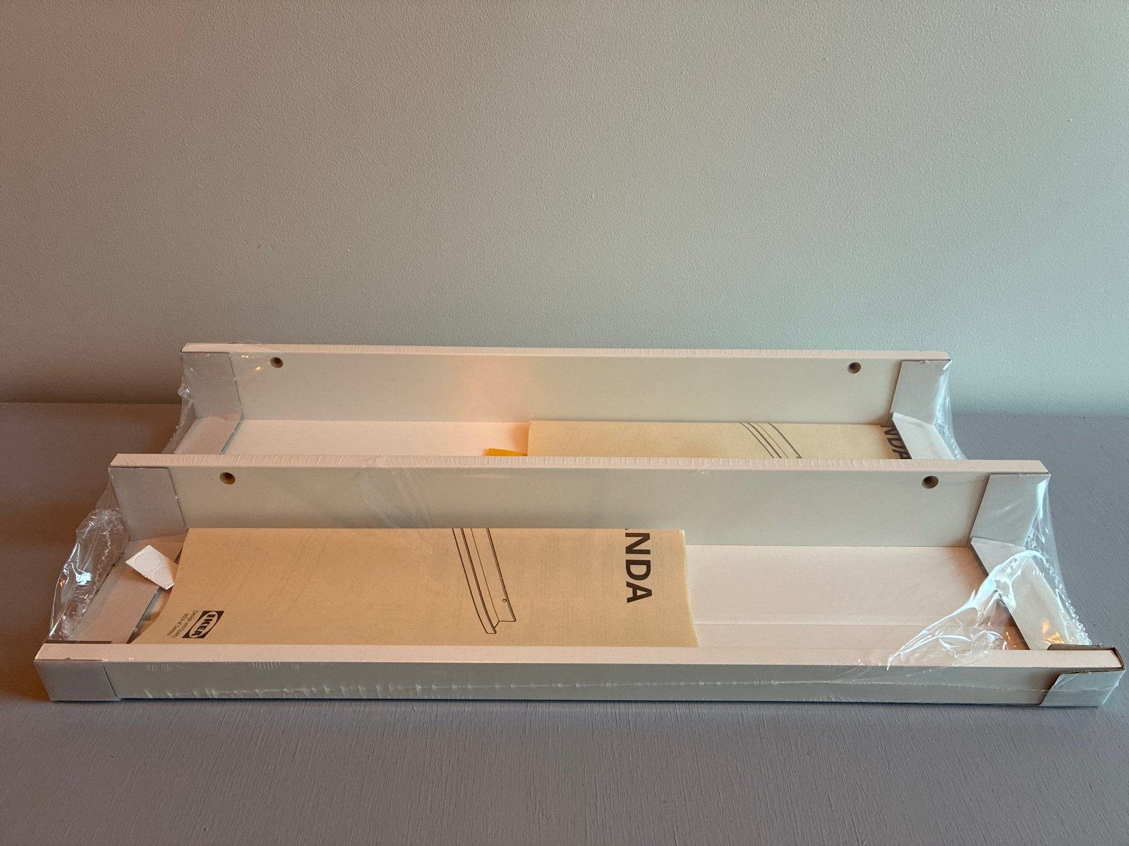 2 nieuwe IKEA Mosslanda schilderijplankjes 55cm, Ophalen, Nieuw