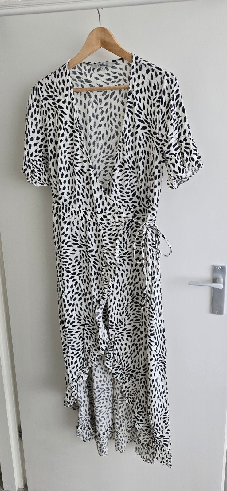 Miljuschka overslag jurk maat 38, Kleding | Dames, Jurken, Ophalen of Verzenden, Zo goed als nieuw, Maat 38/40 (M)