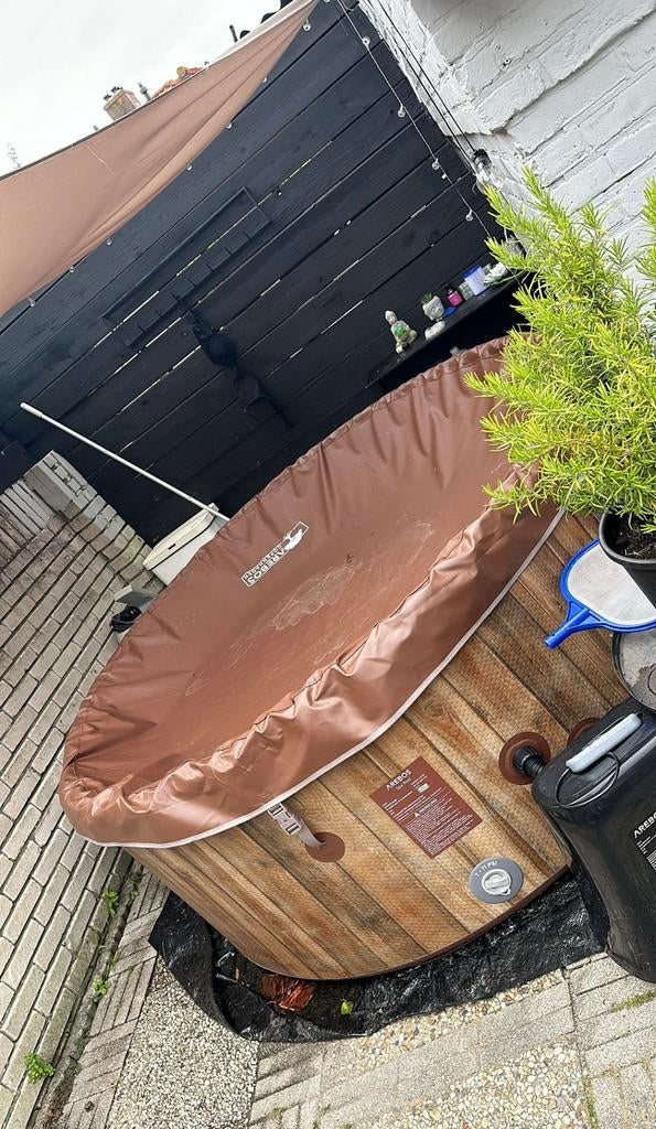 Arebos Jacuzzi Hout Look - Opblaasbaar Bubbelbad, Ophalen of Verzenden, Nieuw, Filter, Opblaasbaar